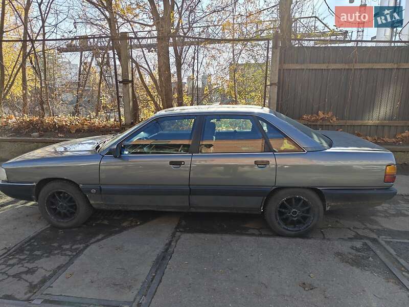 Седан Audi 100 1990 в Львові