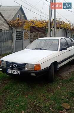Седан Audi 100 1985 в Одессе