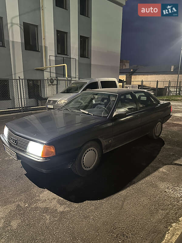 Седан Audi 100 1990 в Чорткове