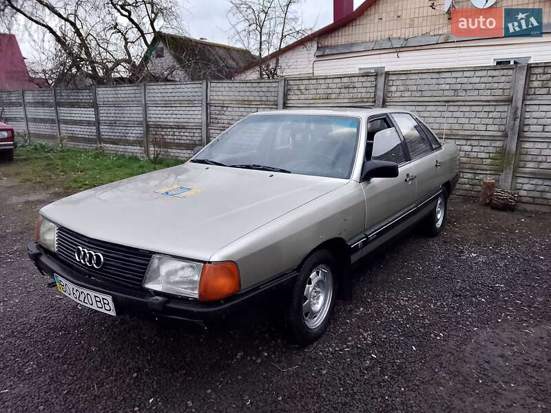 Седан Audi 100 1986 в Ровно