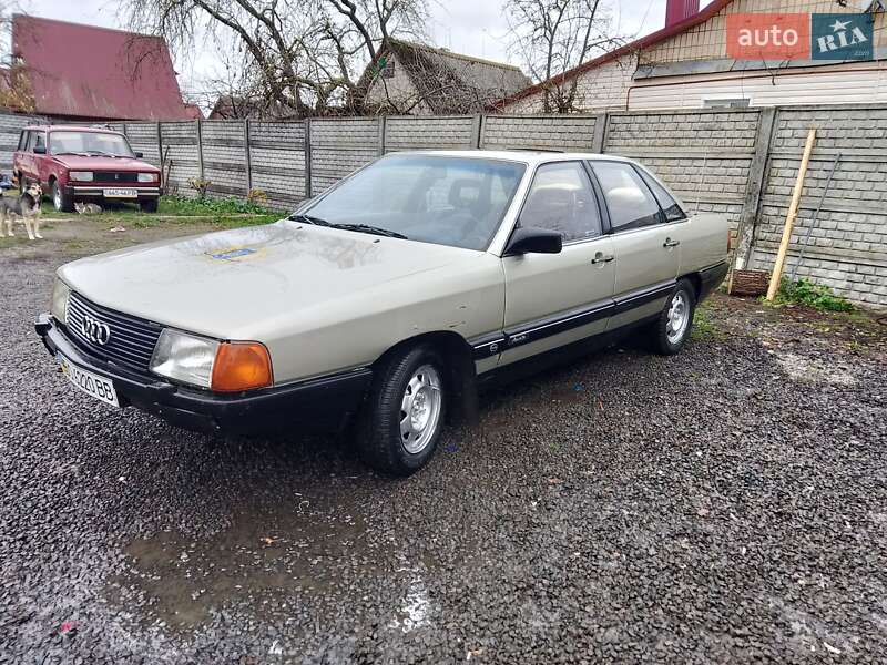 Седан Audi 100 1986 в Ровно