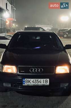 Седан Audi 100 1992 в Вараше