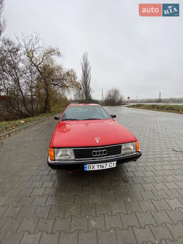 Седан Audi 100 1987 в Копычинце