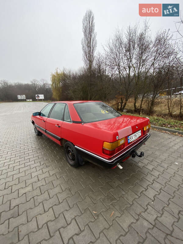 Седан Audi 100 1987 в Копычинце