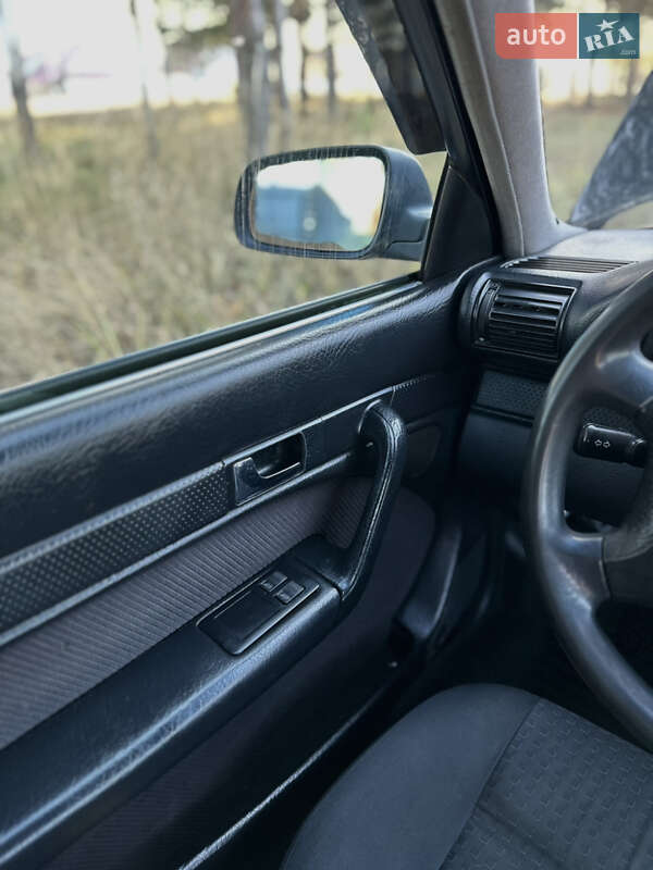 Седан Audi 100 1993 в Костополе
