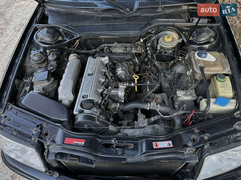 Седан Audi 100 1993 в Костополе