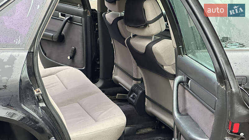 Седан Audi 100 1992 в Ровно