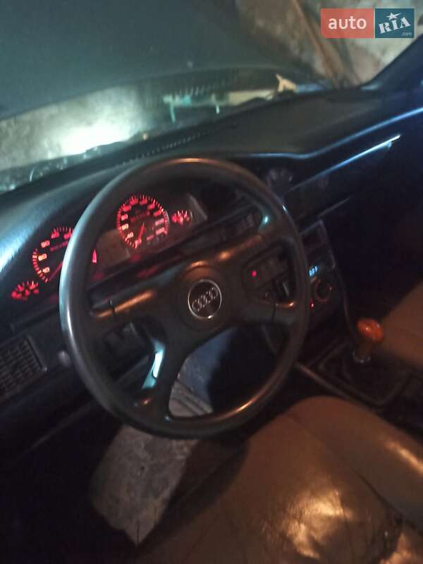 Седан Audi 100 1990 в Глухове