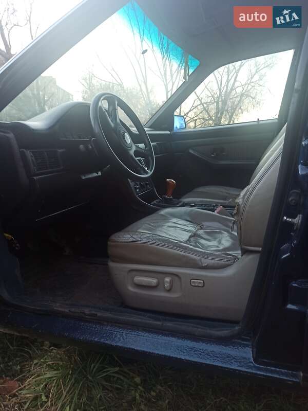 Седан Audi 100 1990 в Глухове