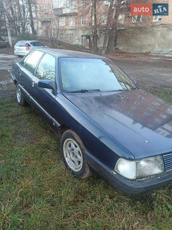 Седан Audi 100 1990 в Глухове