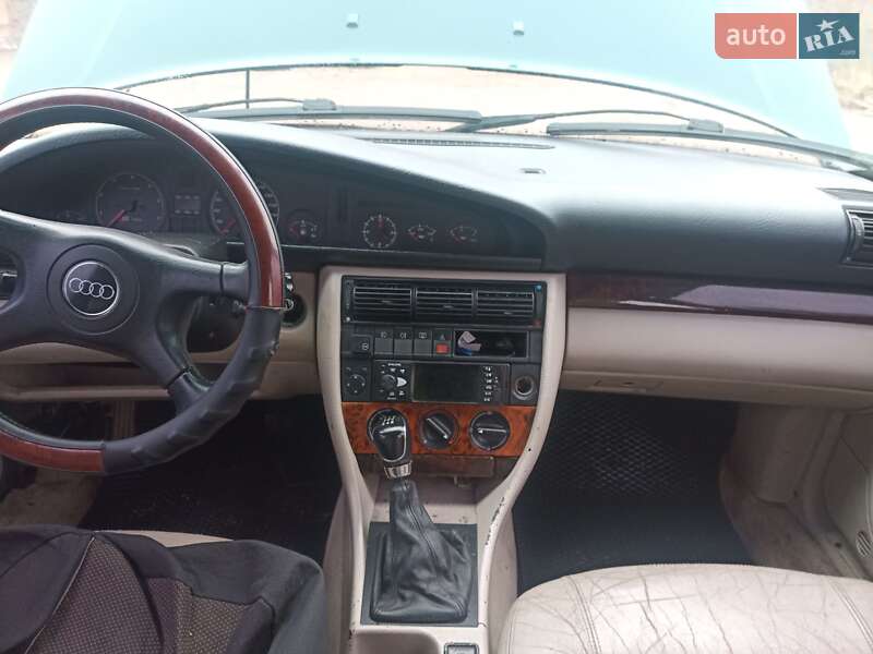 Седан Audi 100 1993 в Славутиче