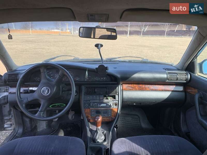 Седан Audi 100 1993 в Черновцах