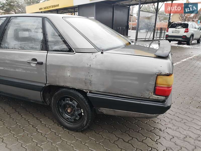 Седан Audi 100 1987 в Луцке