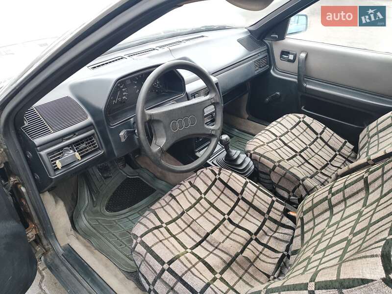 Седан Audi 100 1987 в Луцке