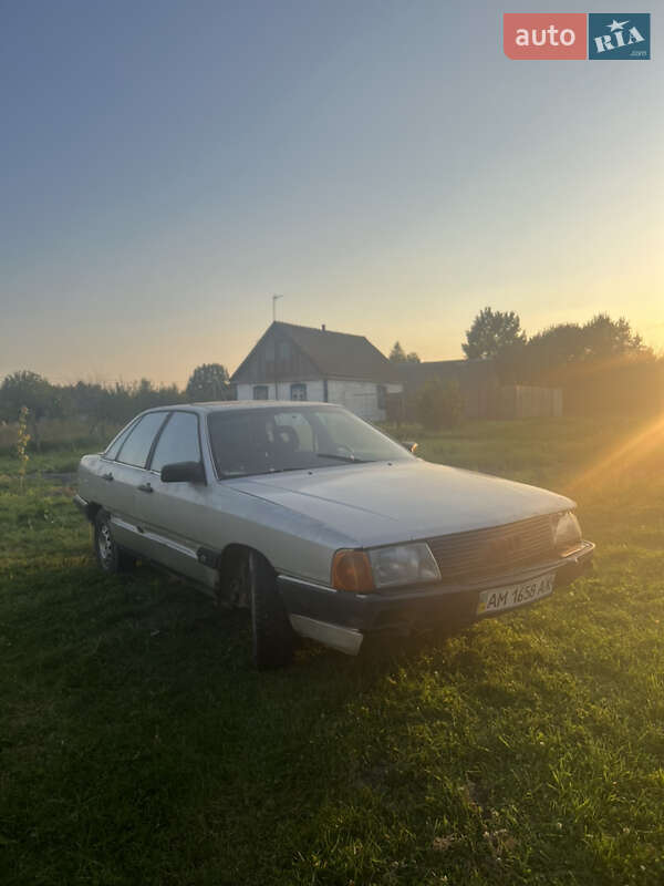 Audi 100 1986