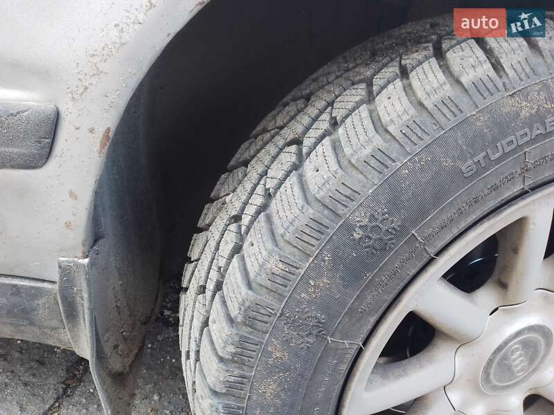 Седан Audi 100 1992 в Новій Ушиці