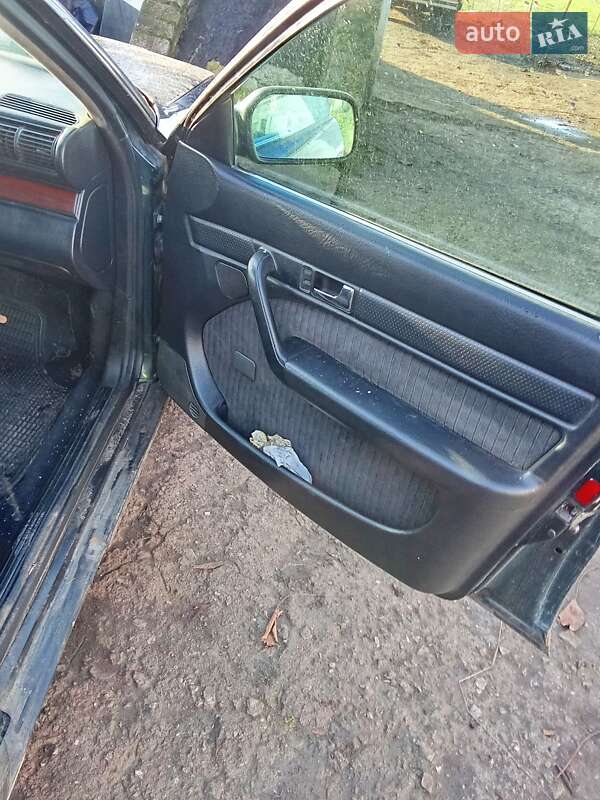 Седан Audi 100 1993 в Синельниковому