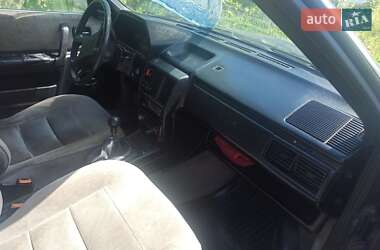 Седан Audi 100 1988 в Шумске