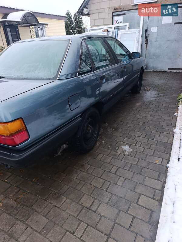 Седан Audi 100 1989 в Ратным