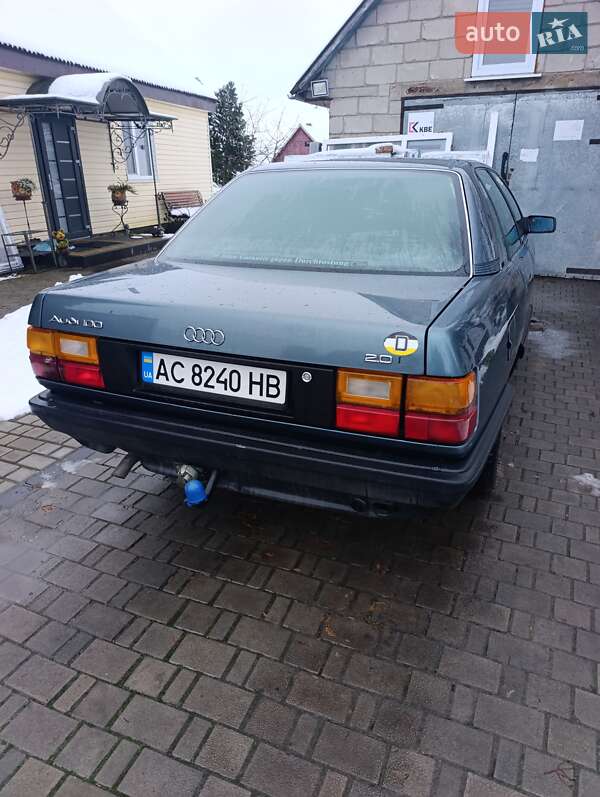 Седан Audi 100 1989 в Ратным