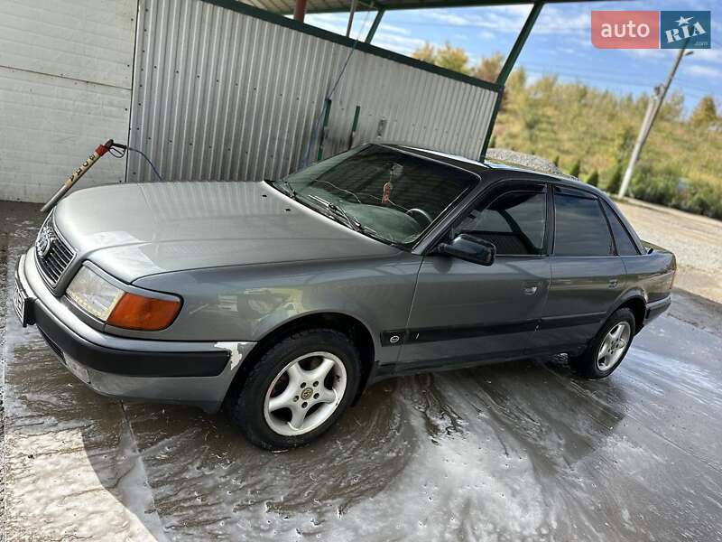 Седан Audi 100 1991 в Чернівцях