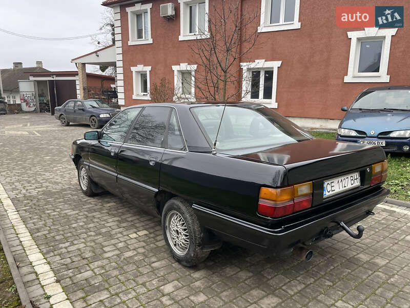 Седан Audi 100 1989 в Черновцах