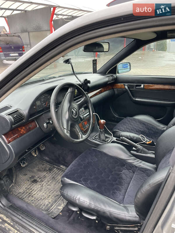 Седан Audi 100 1993 в Черновцах