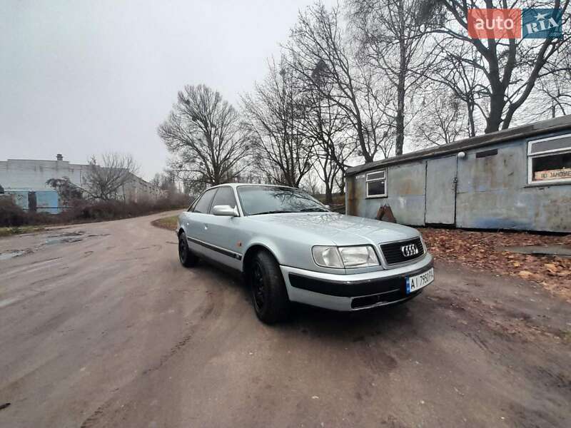 Седан Audi 100 1991 в Обухове