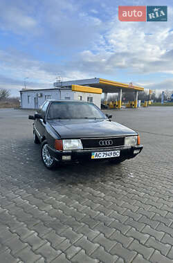 Седан Audi 100 1986 в Луцке