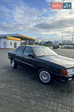 Седан Audi 100 1986 в Луцке