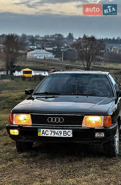 Седан Audi 100 1986 в Луцке