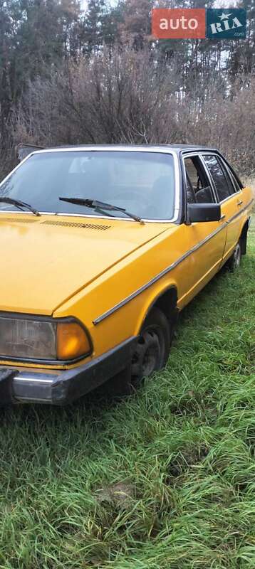 Седан Audi 100 1978 в Полтаві