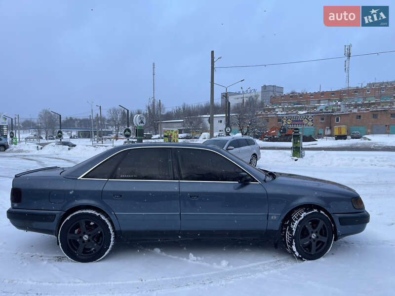 Седан Audi 100 1993 в Харькове