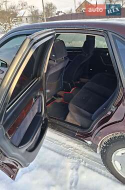 Седан Audi 100 1991 в Остроге