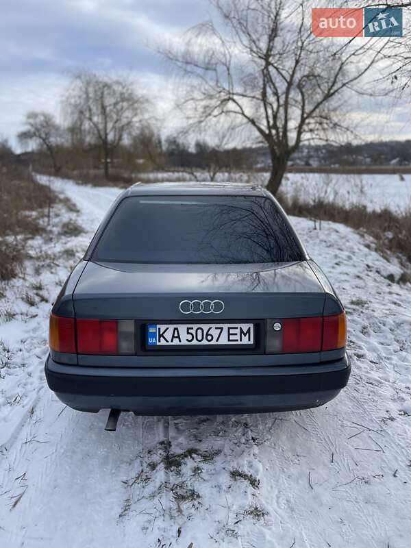 Седан Audi 100 1991 в Василькове
