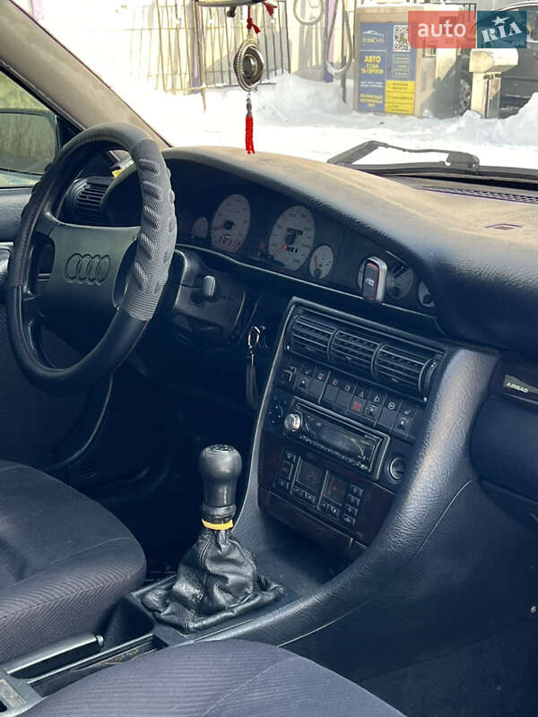 Седан Audi 100 1992 в Ровно