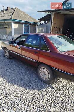 Седан Audi 100 1989 в Кельменцах