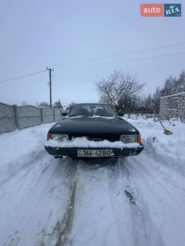 Седан Audi 100 1983 в Луцке