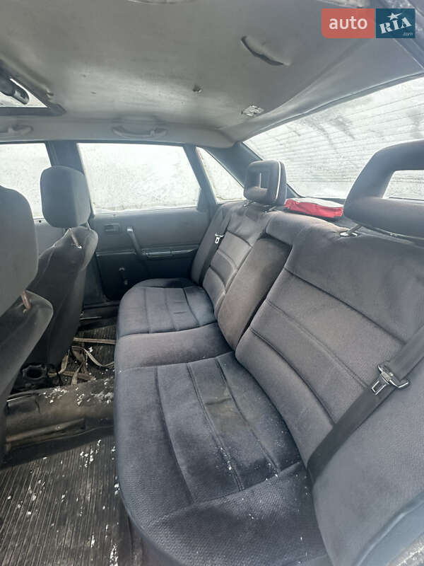 Седан Audi 100 1983 в Луцке