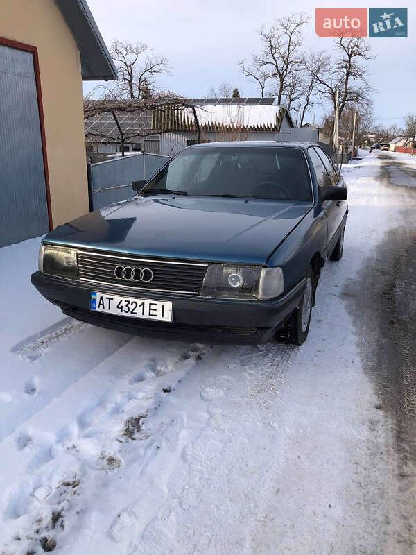 Седан Audi 100 1987 в Кицмани