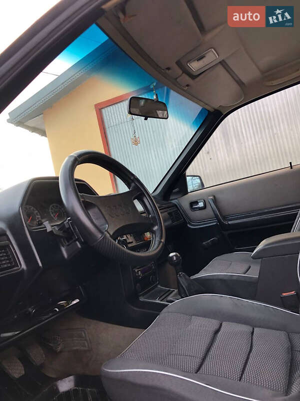 Седан Audi 100 1987 в Кицмани