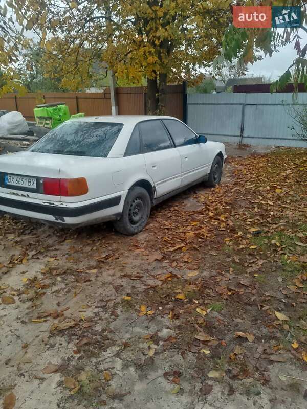 Седан Audi 100 1991 в Корнине