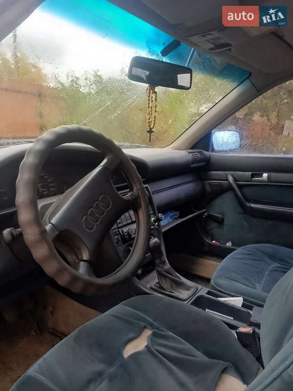 Седан Audi 100 1991 в Корнине