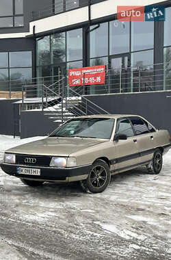 Седан Audi 100 1988 в Ровно
