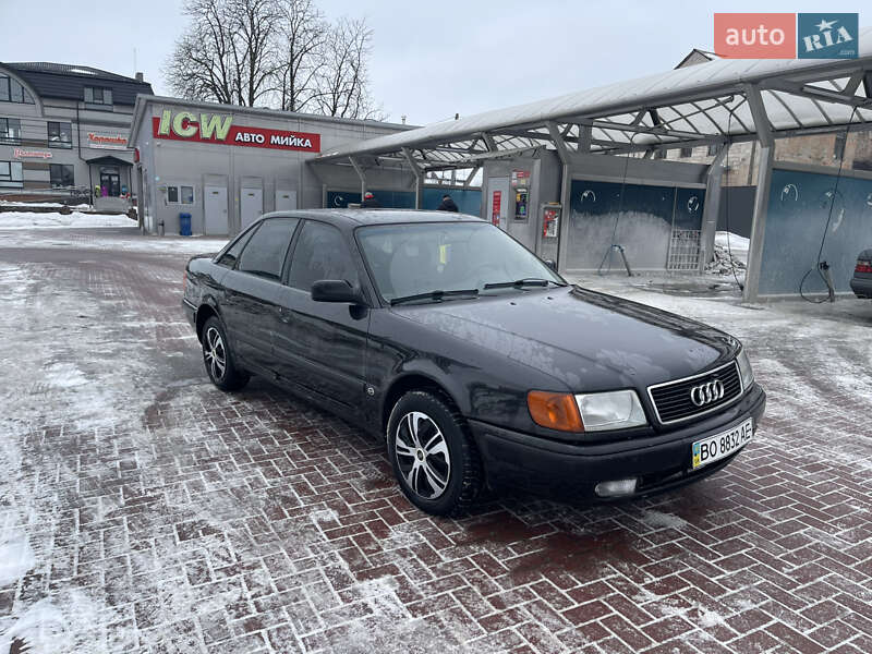 Седан Audi 100 1993 в Рівному