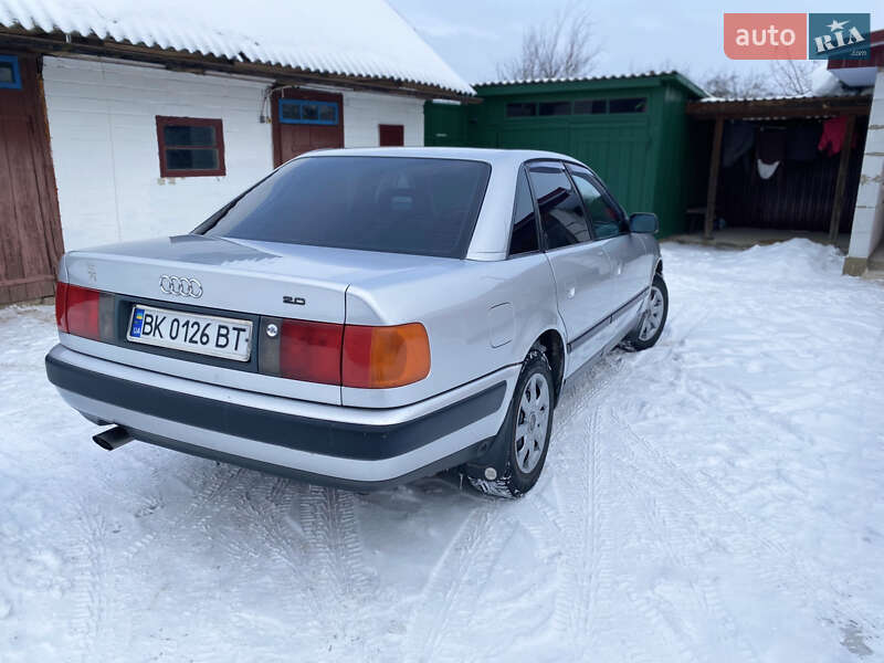 Седан Audi 100 1993 в Березному