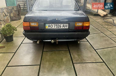 Седан Audi 100 1986 в Ужгороде