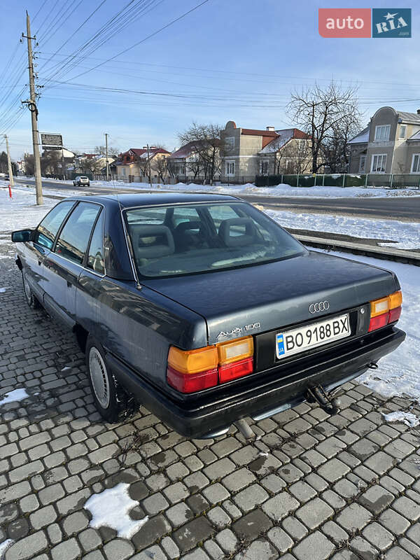 Седан Audi 100 1989 в Чорткове