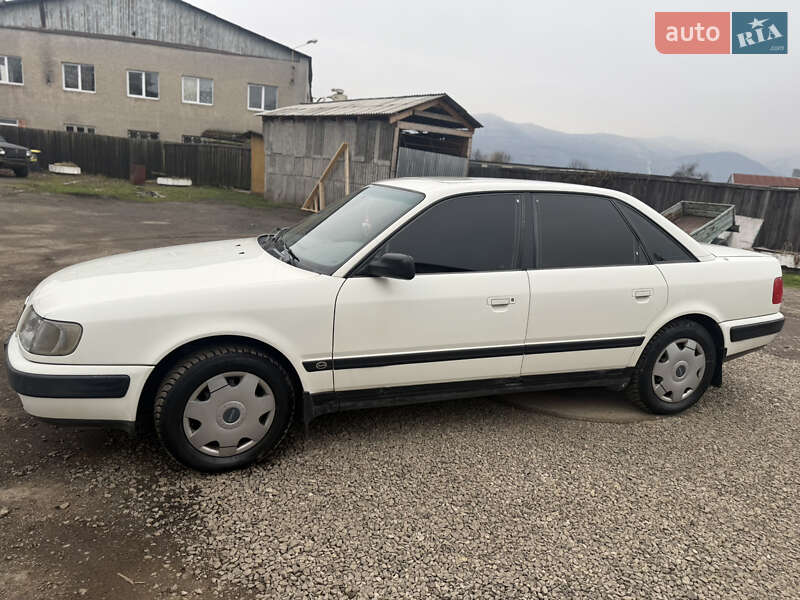 Седан Audi 100 1992 в Тячеве