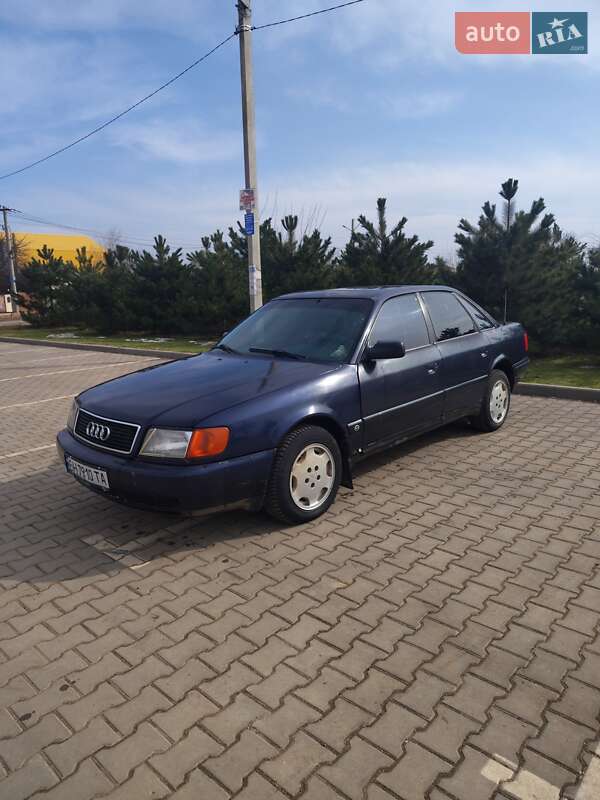 Седан Audi 100 1993 в Одессе